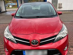 Rot Gebraucht 2013 Toyota Verso Van / Kleinbus | 10.000 €