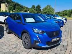 Blau Gebraucht 2021 Peugeot e-2008 SUV | 16.990 € (Guter Preis)