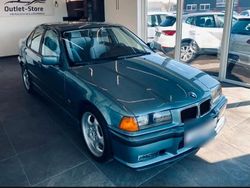Grün Gebraucht 1995 BMW 325 M Sport Limousine | 8.000 €