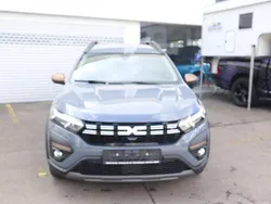 Grau Gebraucht 2023 Dacia Jogger Extreme Van / Kleinbus | 18.490 € (Fairer Preis)