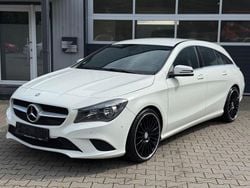 Weiß Gebraucht 2015 Mercedes CLA200 Shooting Brake Urban Kombi | 14.900 € (Fairer Preis)