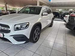 Weiß Gebraucht 2021 Mercedes GLB200 AMG line SUV | 36.990 € (Etwas zu teuer)