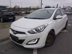 Weiß Gebraucht 2014 Hyundai i30 Edition Limousine | 4.000 € (Guter Preis)