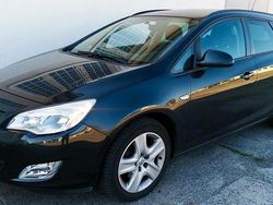 Schwarz Gebraucht 2012 Opel Astra Kombi | 2.299 € (Fairer Preis)