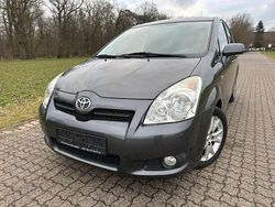 Grau Gebraucht 2009 Toyota Corolla Verso Team Van / Kleinbus | 3.990 € (Fairer Preis)
