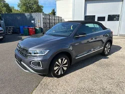 Grau Gebraucht 2024 VW T-Roc Cabriolet Goal Cabrio | 28.850 € (Fairer Preis)