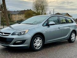 Grau Gebraucht 2013 Opel Astra Kombi | 2.700 € (Fairer Preis)
