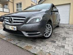 Grau Gebraucht 2013 Mercedes B200 Van / Kleinbus | 8.990 € (Guter Preis)