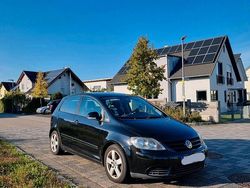 Schwarz Gebraucht 2008 VW Golf Plus Cross Sportline Van / Kleinbus | 2.260 €