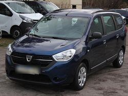 Blau Gebraucht 2019 Dacia Lodgy Basis Van / Kleinbus | 9.470 € (Fairer Preis)