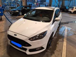 Weiß Gebraucht 2017 Ford Focus ST Kombi | 18.500 € (Etwas zu teuer)