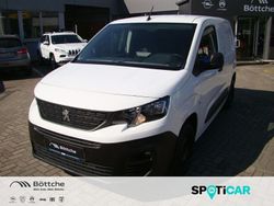Weiß Gebraucht 2021 Peugeot Partner Premium Van / Kleinbus | 13.990 € (Guter Preis)