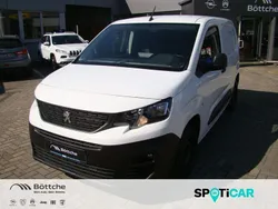 Weiß Gebraucht 2021 Peugeot Partner Premium Van / Kleinbus | 14.990 € (Fairer Preis)