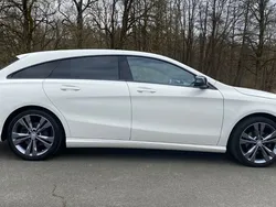 Weiß Gebraucht 2016 Mercedes CLA220 Shooting Brake Kombi | 9.999 €