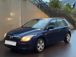 Blau Gebraucht 2010 Hyundai i30 Kleinwagen | 1.100 €