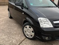 Schwarz Gebraucht 2006 Opel Meriva Van / Kleinbus | 1.600 € (Teuer)