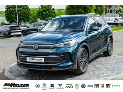 Blau Gebraucht 2024 VW Tiguan Life SUV | 35.485 € (Fairer Preis)