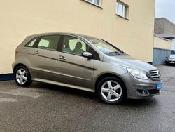 Grau Gebraucht 2006 Mercedes B200 Van / Kleinbus | 7.990 € (Teuer)