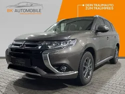 Braun Gebraucht 2016 Mitsubishi Outlander P-HEV Plus SUV | 15.900 € (Fairer Preis)