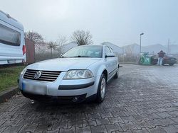 Grau Gebraucht 2001 VW Passat Limousine | 1.750 € (Fairer Preis)