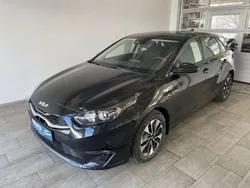 Schwarz Neu 2025 Kia Ceed Limousine | 20.490 € (Superpreis)