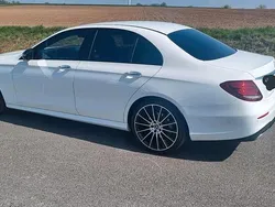 Weiß Gebraucht 2020 Mercedes E300 AMG line Limousine | 39.500 € (Fairer Preis)