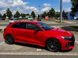 Rot Gebraucht 2024 Audi RS3 Ambiente Kleinwagen | 65.500 € (Etwas zu teuer)
