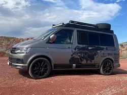 Beige Gebraucht 2016 VW T6 Van | 53.500 €
