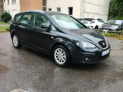 Schwarz Gebraucht 2010 Seat Altea XL Van / Kleinbus | 3.900 € (Fairer Preis)