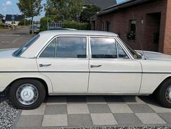 Weiß Gebraucht 1973 Mercedes W115 Limousine | 11.999 €