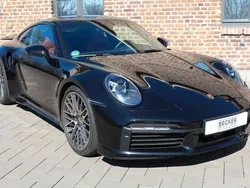 Tiefschwarzmetallic Gebraucht 2021 Porsche 992 Coupé | 174.800 €