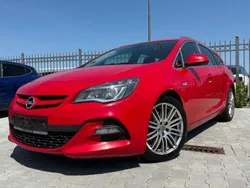 Rot Gebraucht 2014 Opel Astra Kombi | 4.999 € (Etwas zu teuer)