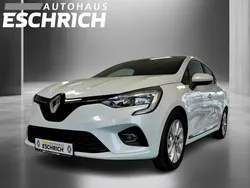 Weiß Gebraucht 2020 Renault Clio V Limousine | 15.480 € (Fairer Preis)
