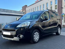 Schwarz Gebraucht 2011 Peugeot Partner Tepee Van / Kleinbus | 5.500 € (Fairer Preis)