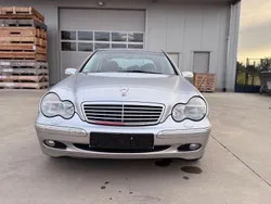Silber Gebraucht 2002 Mercedes C240 Limousine | 3.690 € (Fairer Preis)