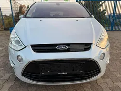 Weiß Gebraucht 2010 Ford S-MAX Titanium Van / Kleinbus | 4.900 € (Fairer Preis)