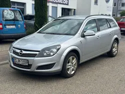 Silber Gebraucht 2011 Opel Astra Edition Limousine | 1.899 € (Guter Preis)