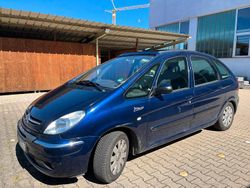 Blau Gebraucht 2004 Citroën Xsara Picasso Van / Kleinbus | 800 €