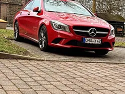 Rot Gebraucht 2015 Mercedes CLA200 Limousine | 11.000 €