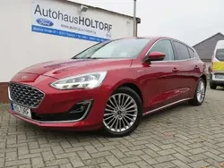 Rubyrot (metallic) Gebraucht 2019 Ford Focus Vignale Limousine | 19.480 € (Etwas zu teuer)