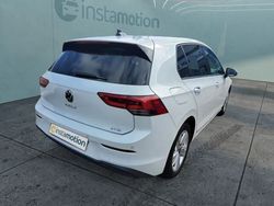 Weiß Gebraucht 2020 VW Golf VII Life | 23.601 € (Etwas zu teuer)