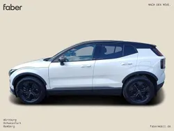 Crystal white Neu 2025 Volvo EX30 Performance SUV | 63.120 €