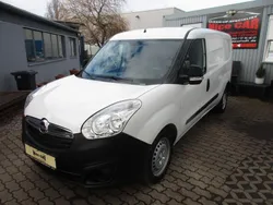Weiß Gebraucht 2016 Opel Combo Van / Kleinbus | 7.499 € (Fairer Preis)