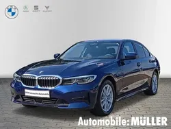 Mediterranblau metallic Gebraucht 2019 BMW 330e Advantage Limousine | 27.290 € (Etwas zu teuer)