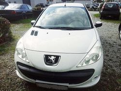 Weiß Gebraucht 2011 Peugeot 206+ Urban Move Kleinwagen | 1.699 €