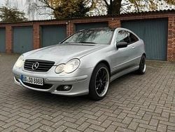 Silber Gebraucht 2004 Mercedes C180 Coupé | 3.499 € (Fairer Preis)