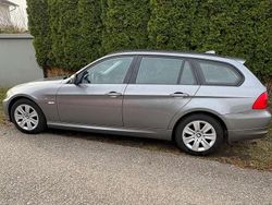 Grau Gebraucht 2011 BMW 318 Kombi | 6.900 € (Guter Preis)