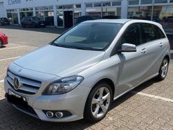 Grau Gebraucht 2014 Mercedes B200 Van / Kleinbus | 13.000 € (Teuer)