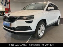 Weiß Gebraucht 2020 Skoda Karoq Drive SUV | 23.850 € (Fairer Preis)