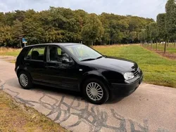 Schwarz Gebraucht 2000 VW Golf IV Basis Limousine | 1.799 € (Etwas zu teuer)